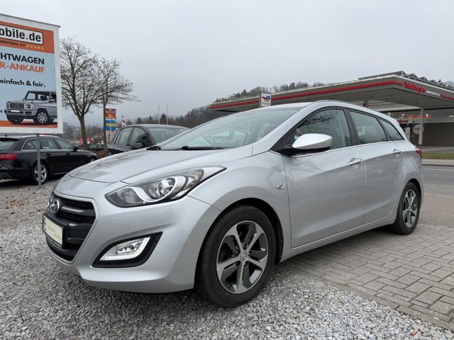 Hyundai i30 cw YES! 1.6/Scheckheft/Klima/PDC/Alu/AHK/