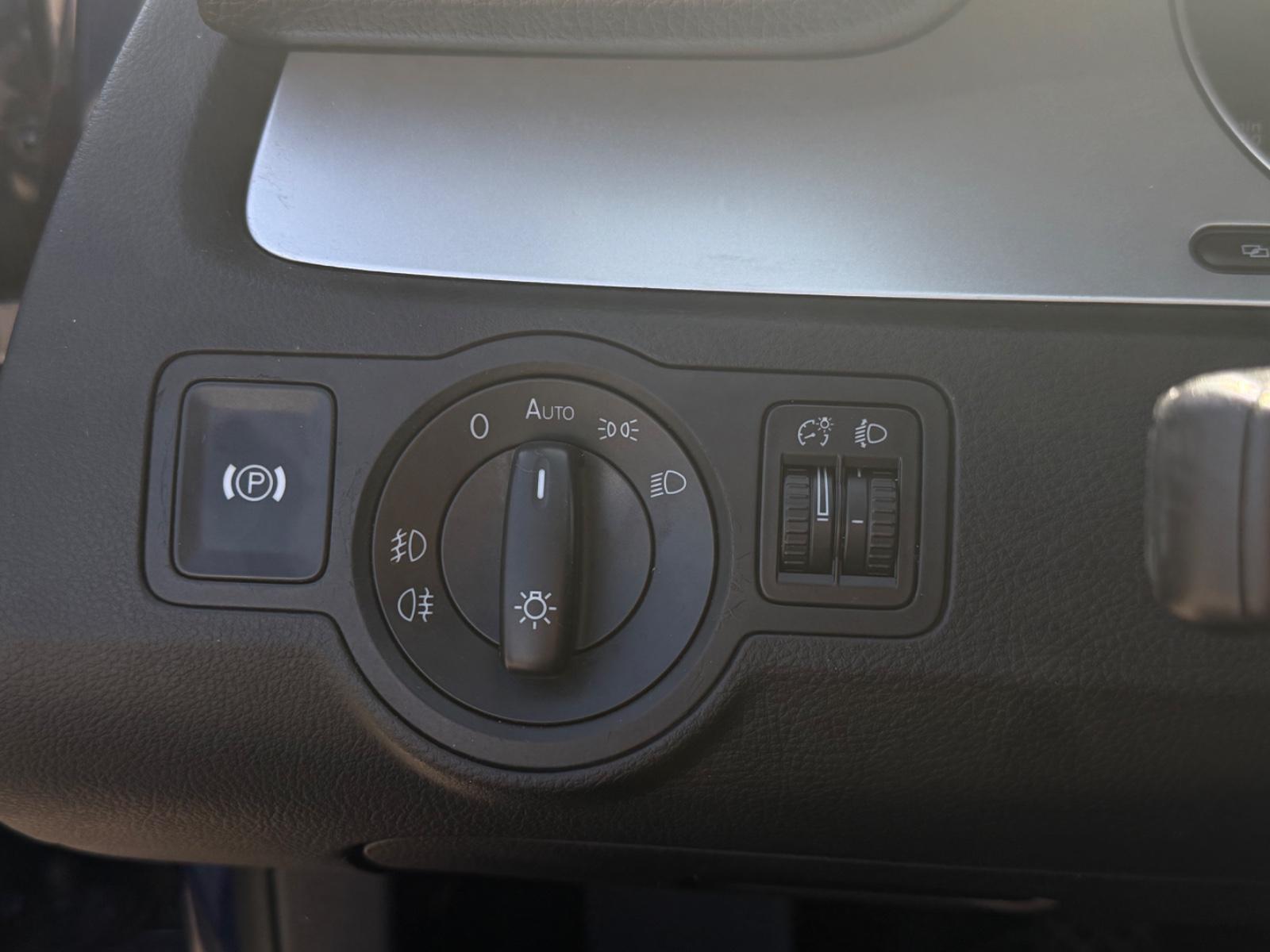 Volkswagen Passat 2010 — photo 14