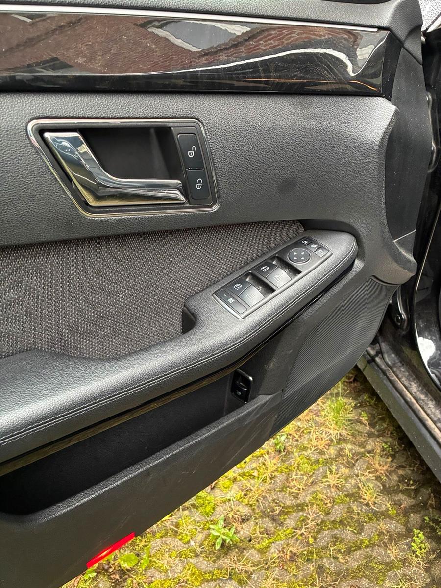 Mercedes-Benz E250 2010 — photo 10