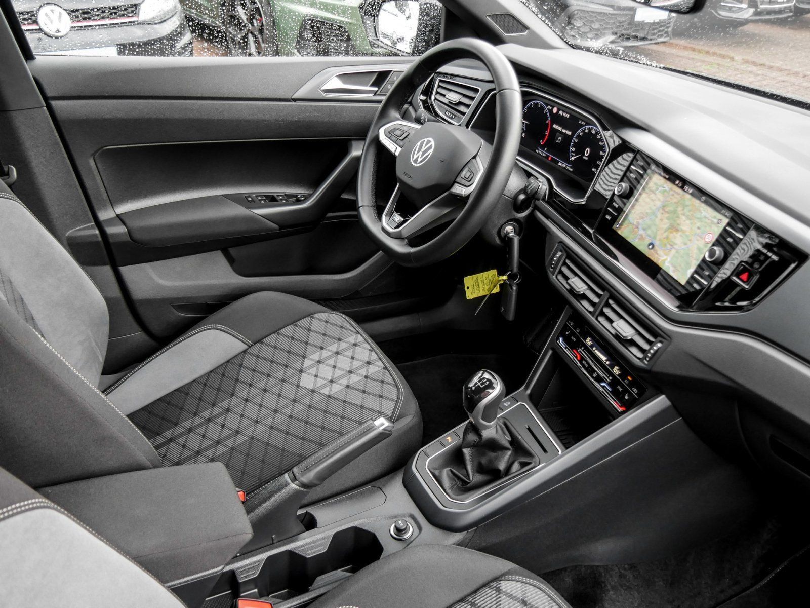 Volkswagen Polo 1.0 TSI R-Line MATRIX NAVI CARPLAY KAMERA foto 3
