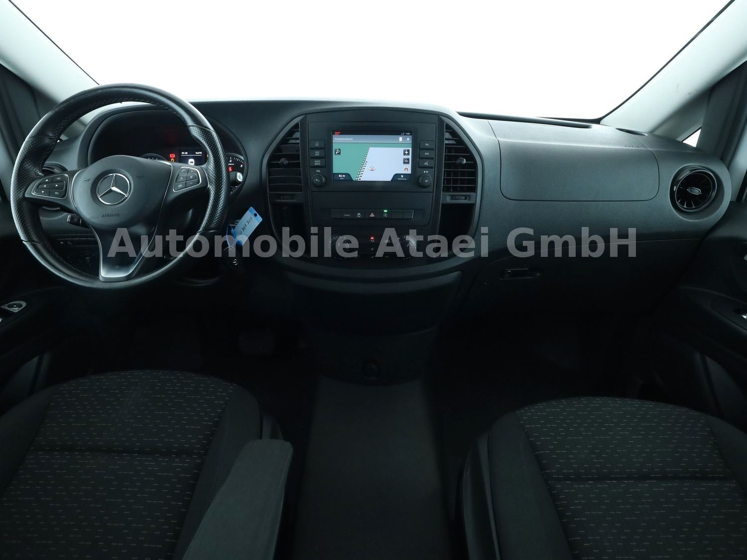 Fahrzeugabbildung Mercedes-Benz Vito Tourer extralang 114 Automatik NAVI (2937)