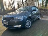 Skoda Rapid 1.0 TSI DSG Drive Spaceback Drive RüKamera - graue Skoda Rapid