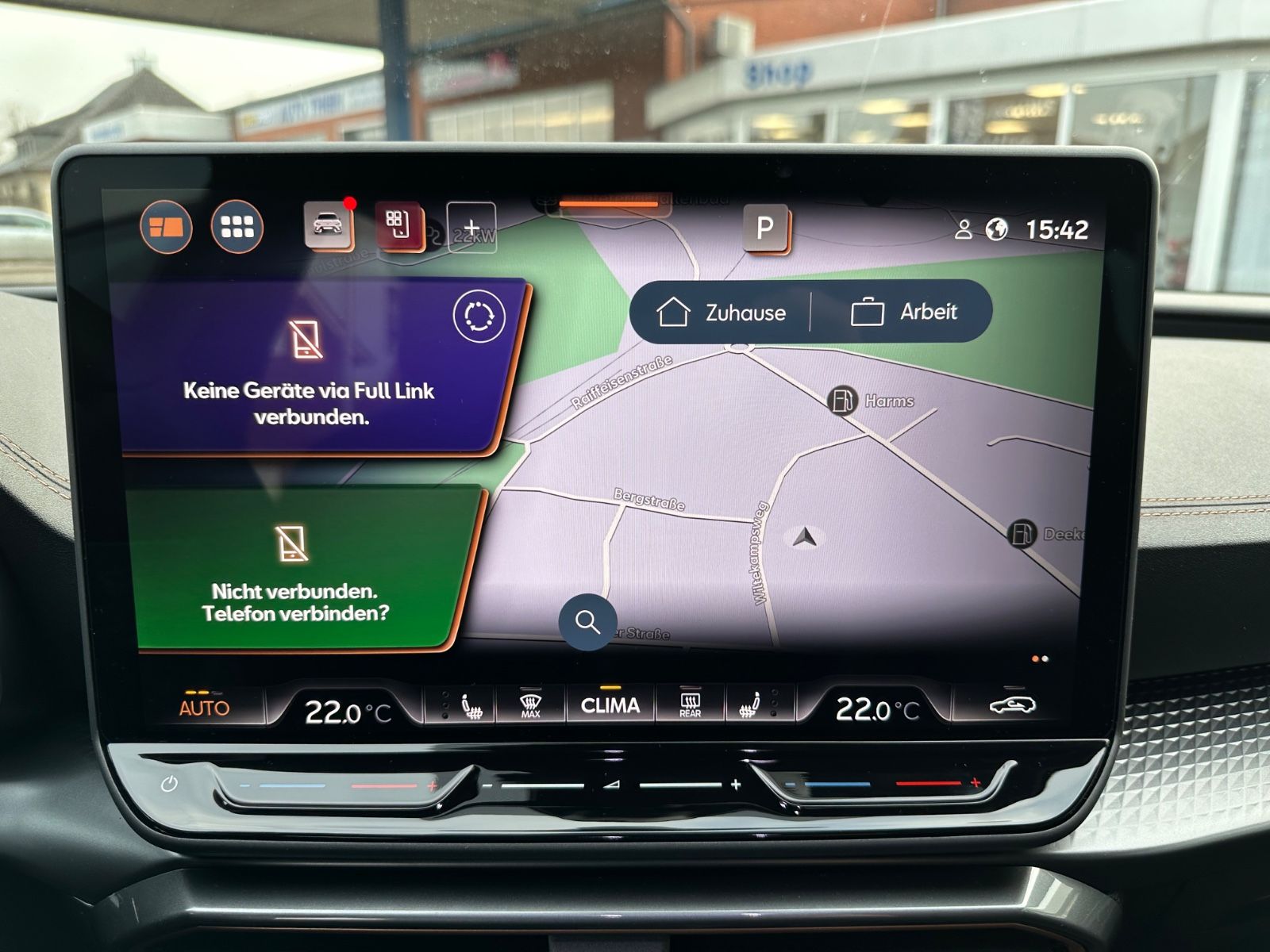 Fahrzeugabbildung CUPRA Leon ST 1.5 eTSI DSG Navi/ACC/AHK/LED/Shzg/GJR