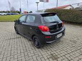 Mitsubishi Space Star Diamant 1.0 MIVEC 5-Gang - schwarze Mitsubishi Space Star
