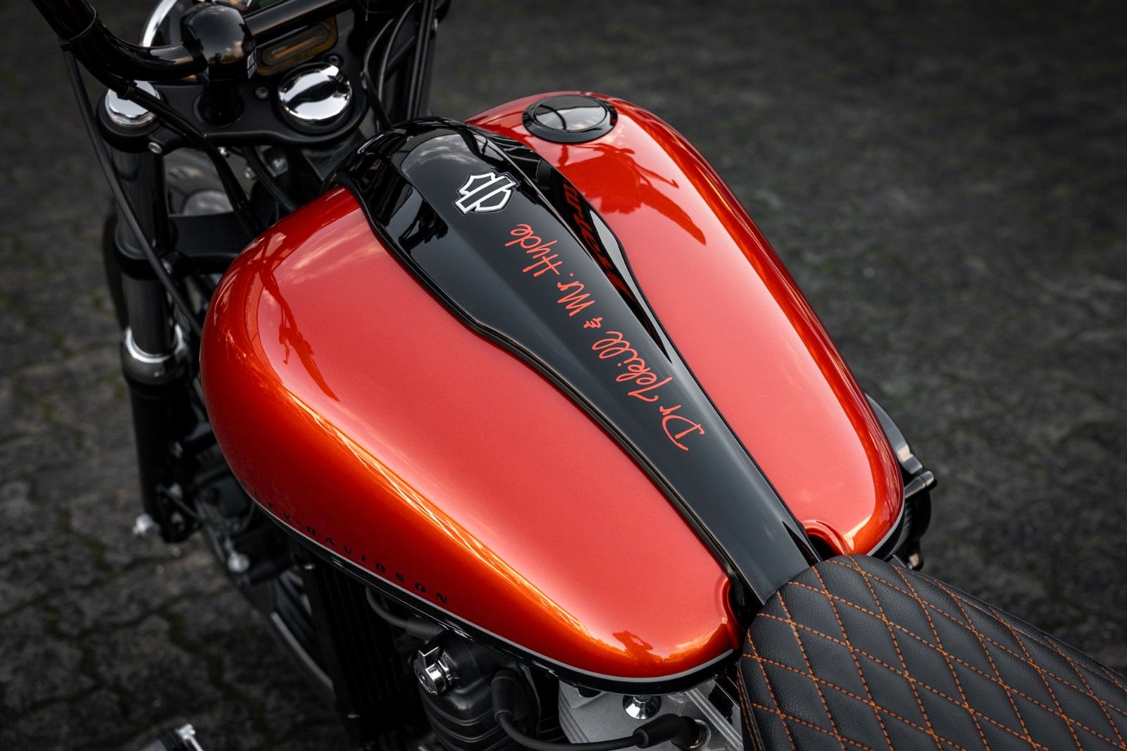 Fahrzeugabbildung Harley-Davidson FXS Softail Blackline - Jekill&Hyde-Custom Umbau