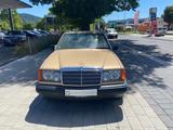 Mercedes-Benz 230 W124 Automatik H-Kennzeichen - Mercedes-Benz 230 mit Benzin-Antrieb: Limousine, H Kennzeichen