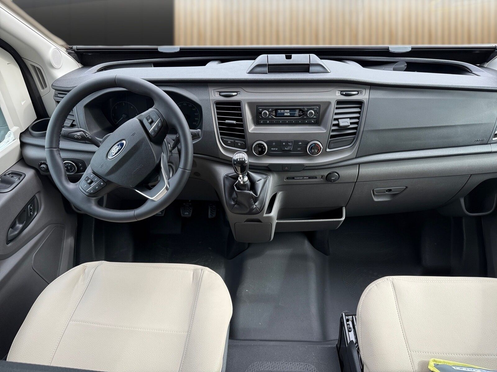 Fahrzeugabbildung Karmann Dexter 4x4 DE 570 AW Klima, RFK, El. Trittstufe