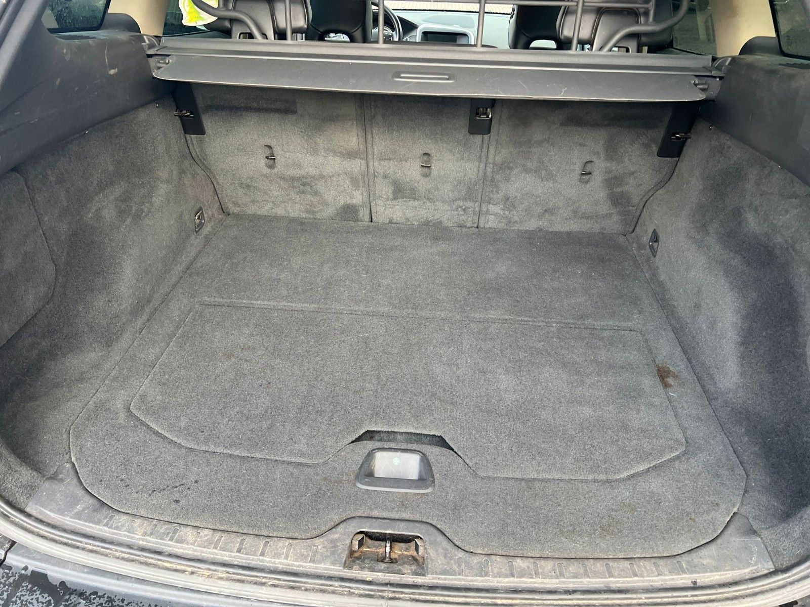 Fahrzeugabbildung Volvo XC60 Momentum AWD