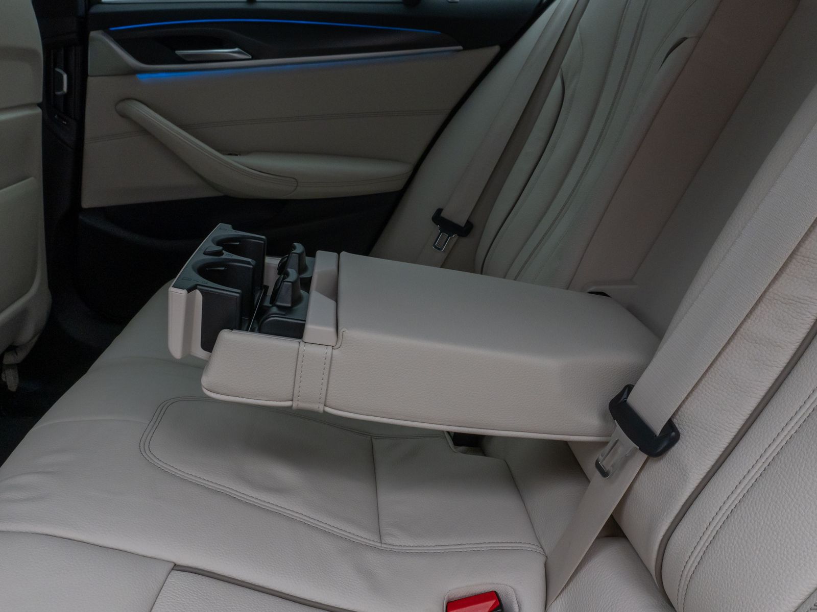 Fahrzeugabbildung BMW 530e xD M Sport Massage Laser HUD DAB Individual