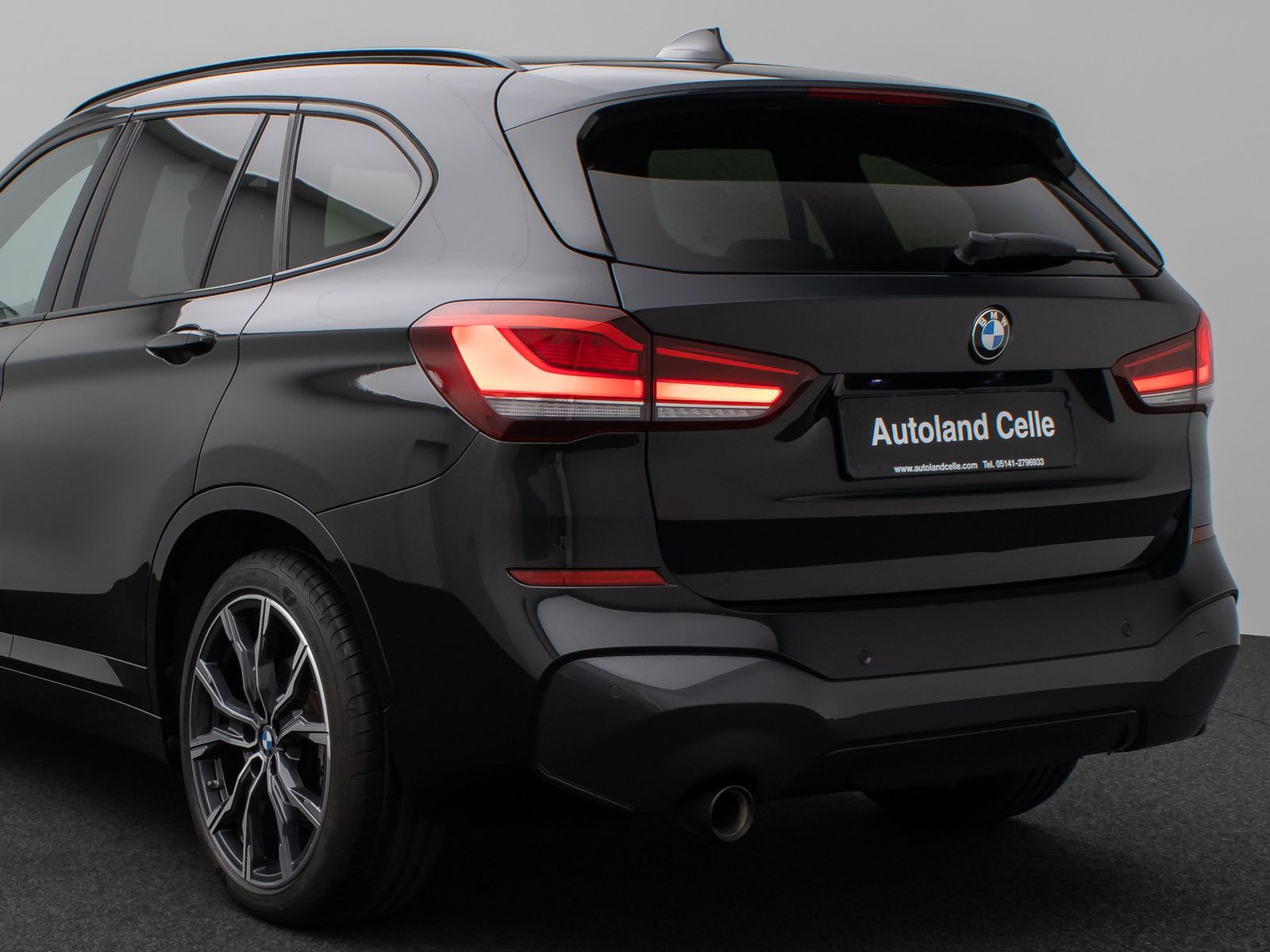 Fahrzeugabbildung BMW X1 xD25e MSport Panorama Kamera HUD DAB HiFi AHK