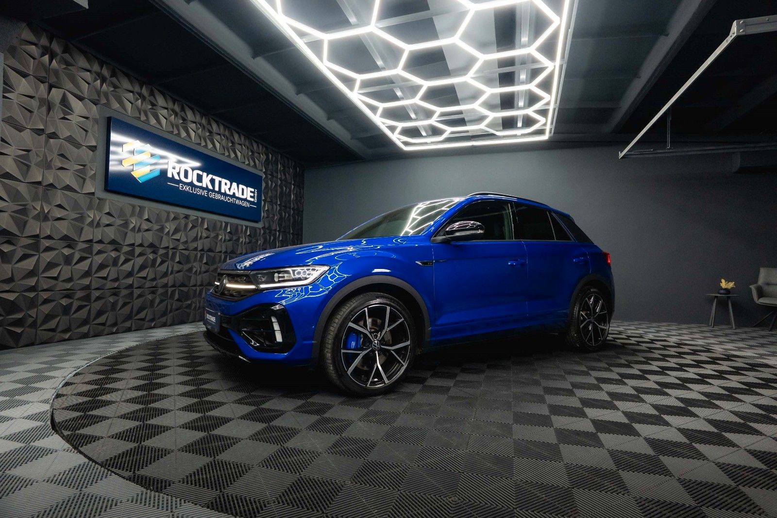 Fahrzeugabbildung Volkswagen T-Roc R 4Motion Black Design *ACC*Matrix*DAB+*