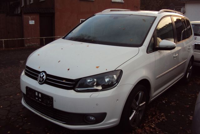 Volkswagen Touran Highline--Panorama-dach-klima Navi