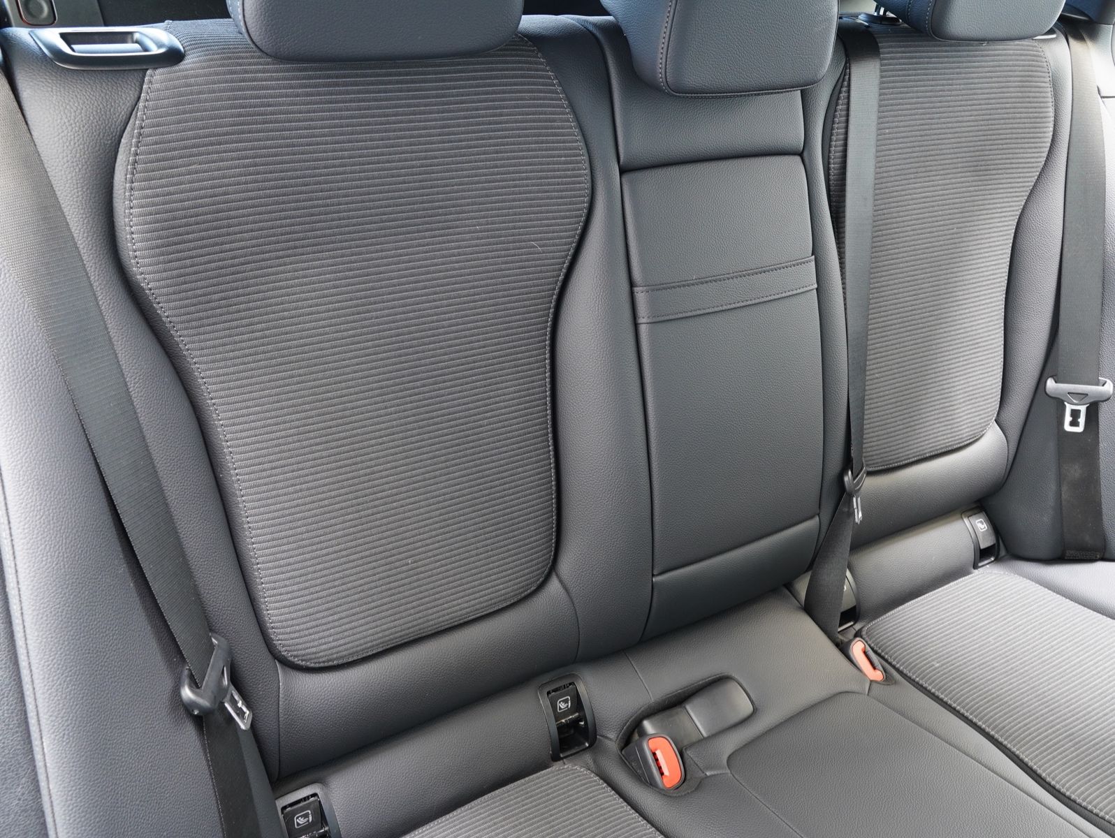Fahrzeugabbildung Mercedes-Benz C 200 T d 2x Avantgarde LED/NAVI/MBUX/KAMERA