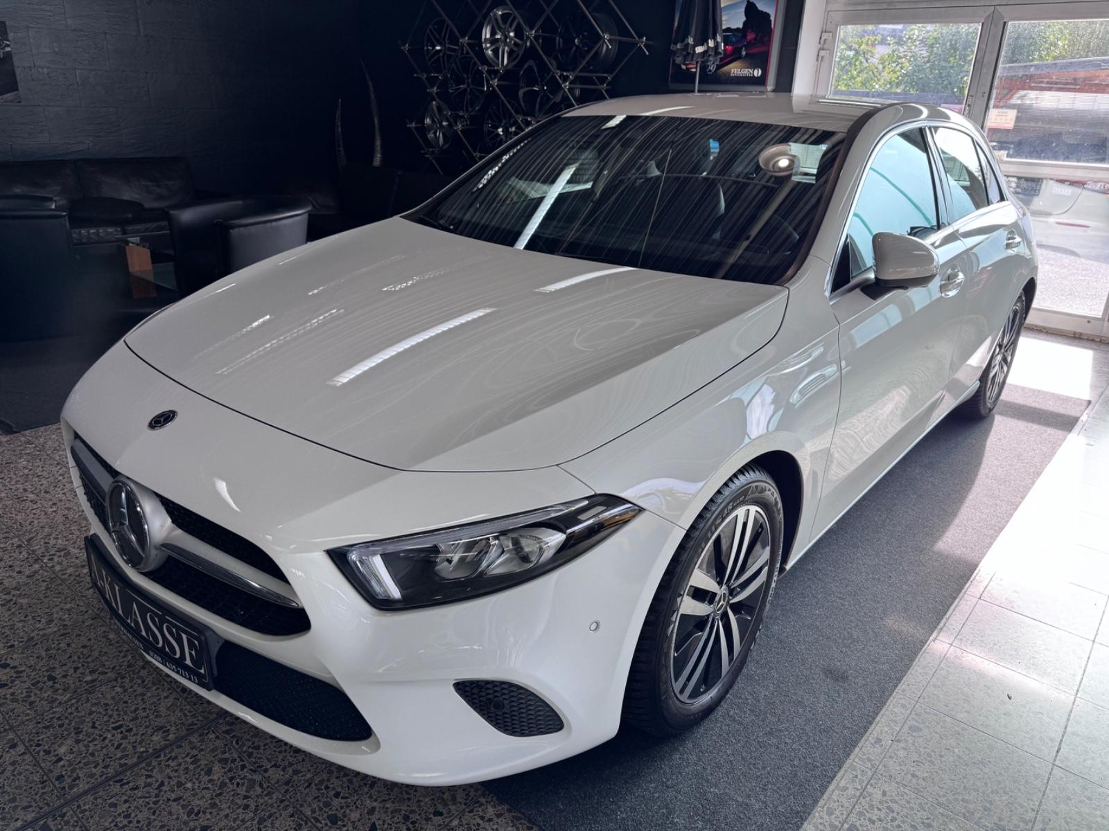 Mercedes-Benz A 200*NAVI PREMIUM*360*MEMORY*LED*DISTRONIC*HUD*