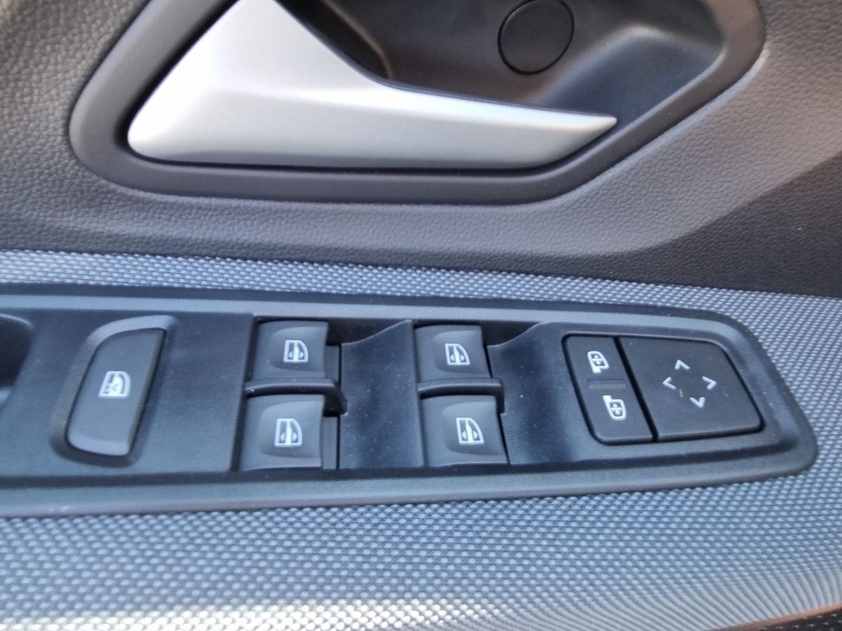 Fahrzeugabbildung Dacia Sandero Stepway Expression TCe 110