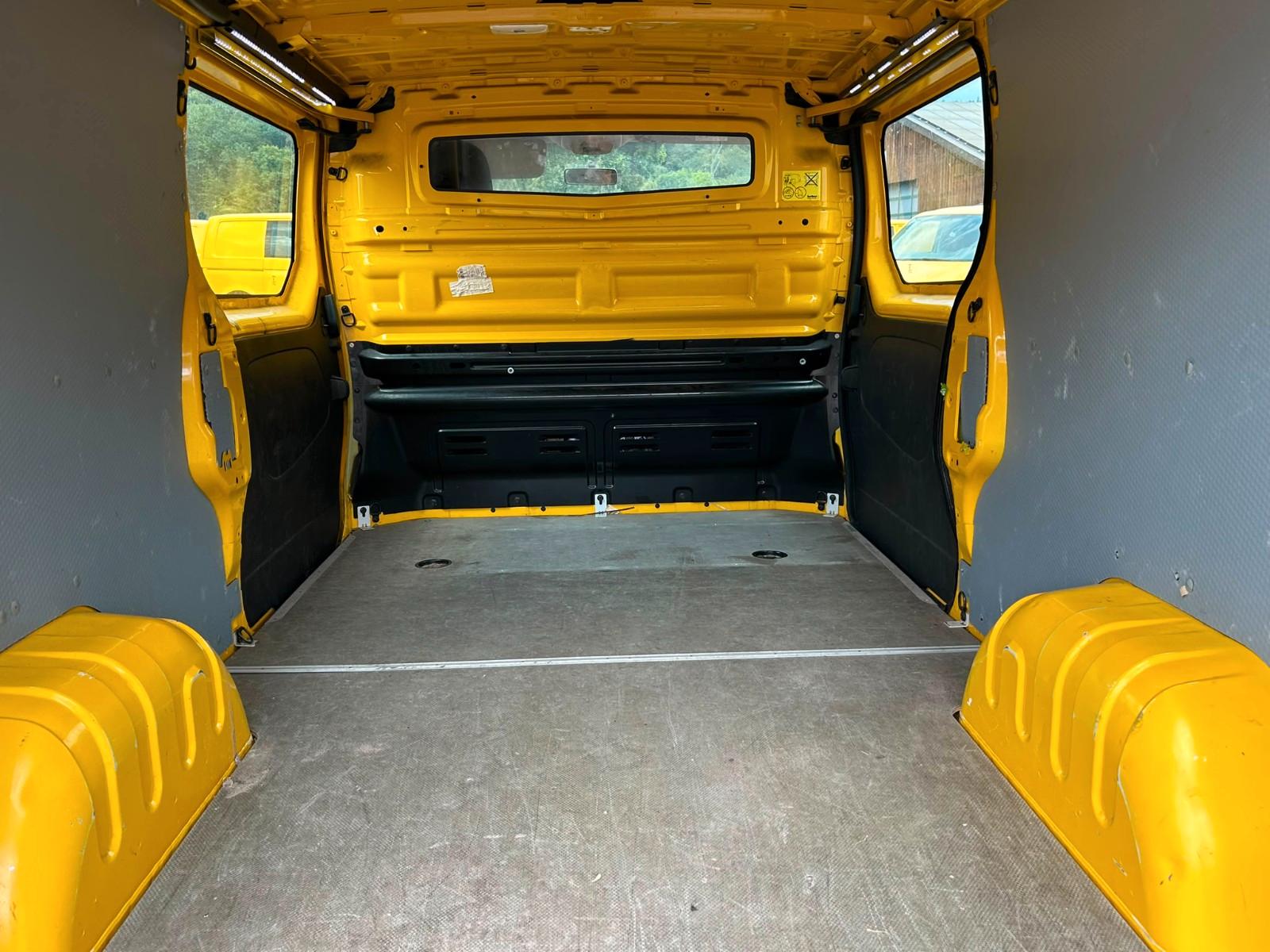 RENAULT TRAFIC 90CH L1H1 LONG