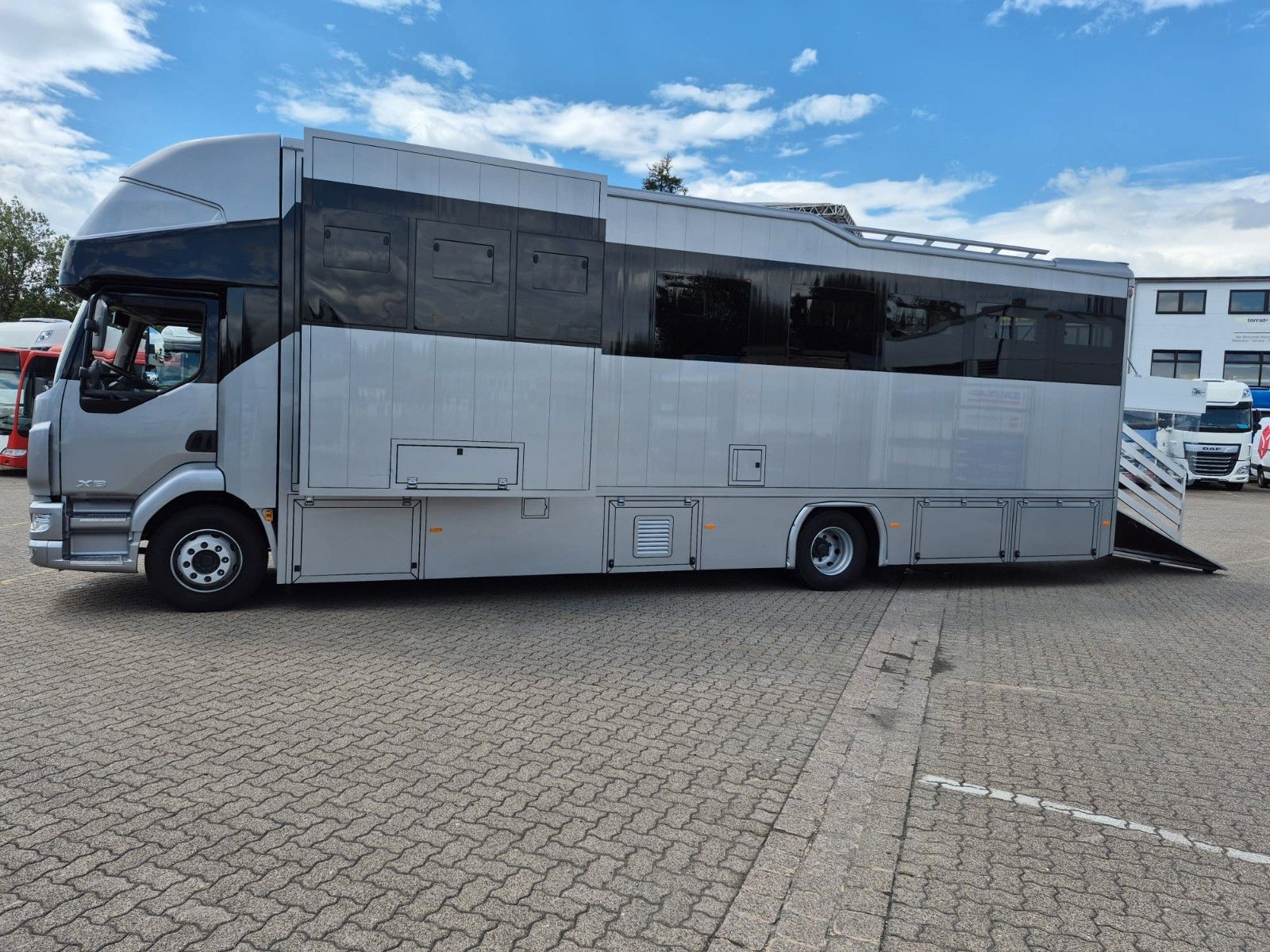 Fahrzeugabbildung DAF XB 290 FA