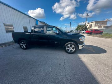 Dodge RAM 1500 Larami4x4 CrewCab unfallfrei im Vorlauf