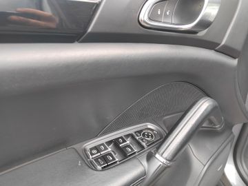 Porsche Cayenne - 9