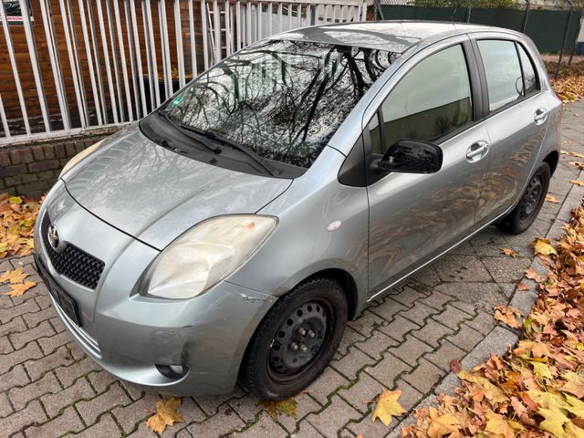 Toyota Yaris 1,3-l-VVT-i Sol *TÜV 04/2025*