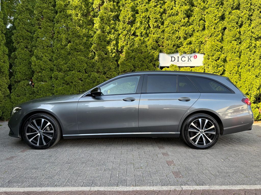 Fahrzeugabbildung Mercedes-Benz E 300 de T 9G NIGHT+LED+SHZ+KAM+AMBI+MBUX+PARK+