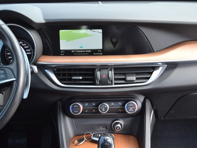 Stelvio 2.0 T Super Q4 Stelvio LUSSO-PAKET/XENON
