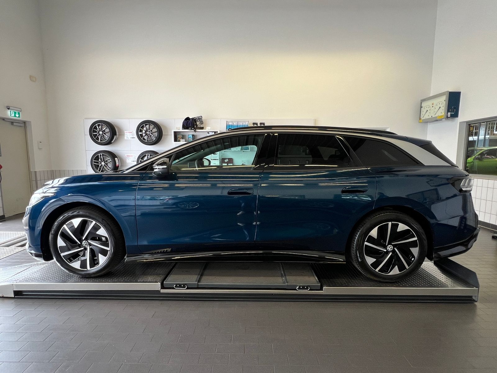 Fahrzeugabbildung Volkswagen ID.7 Tourer  Pro 210 kW (286 PS) 77 kWh *AHK, Ke