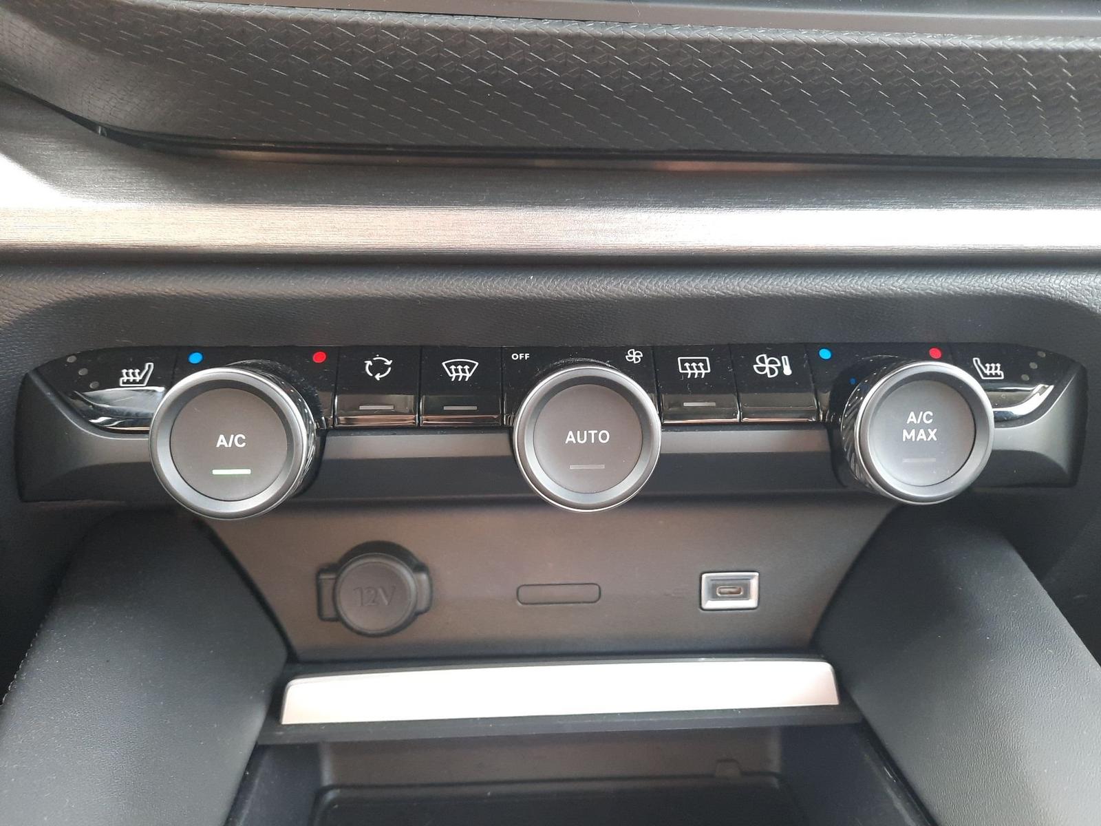 Citroën C5 X 1.2 PureTech 145 Plus Navi Kamera DAB LED