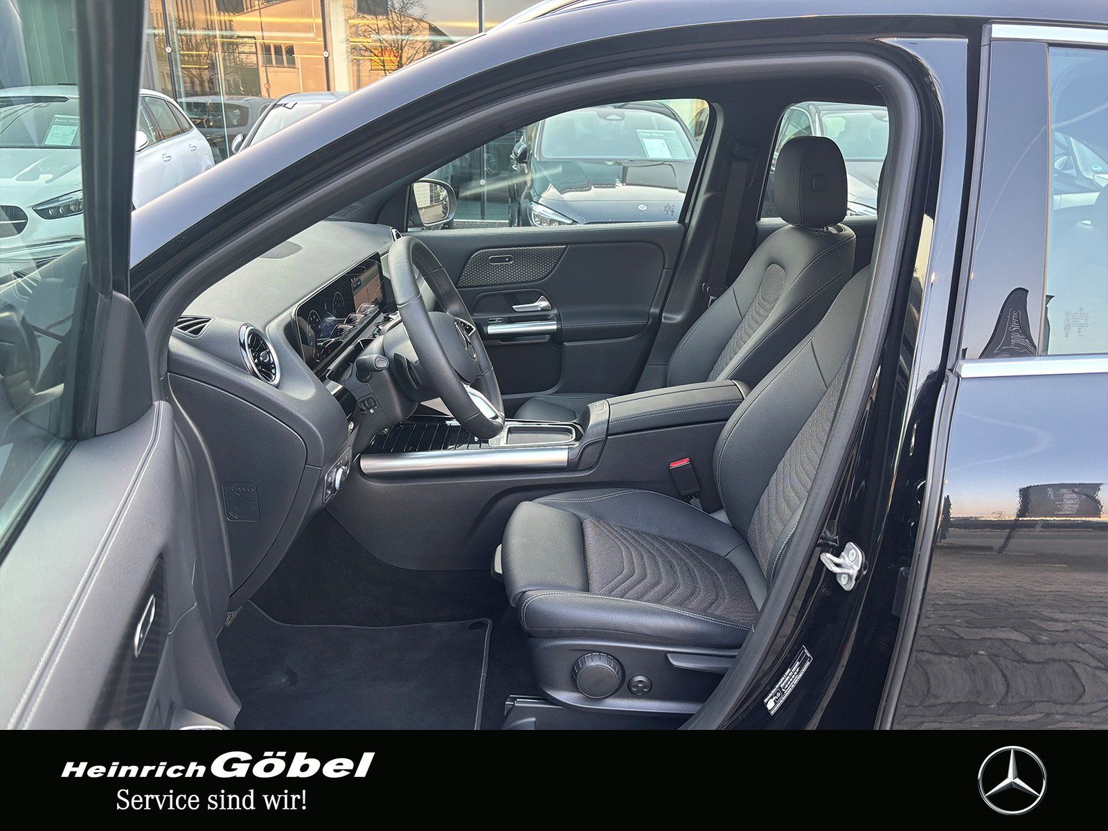 Fahrzeugabbildung Mercedes-Benz GLA 180 PROGRESSIVE*KAMERA*APPLE-CARPLAY*LED