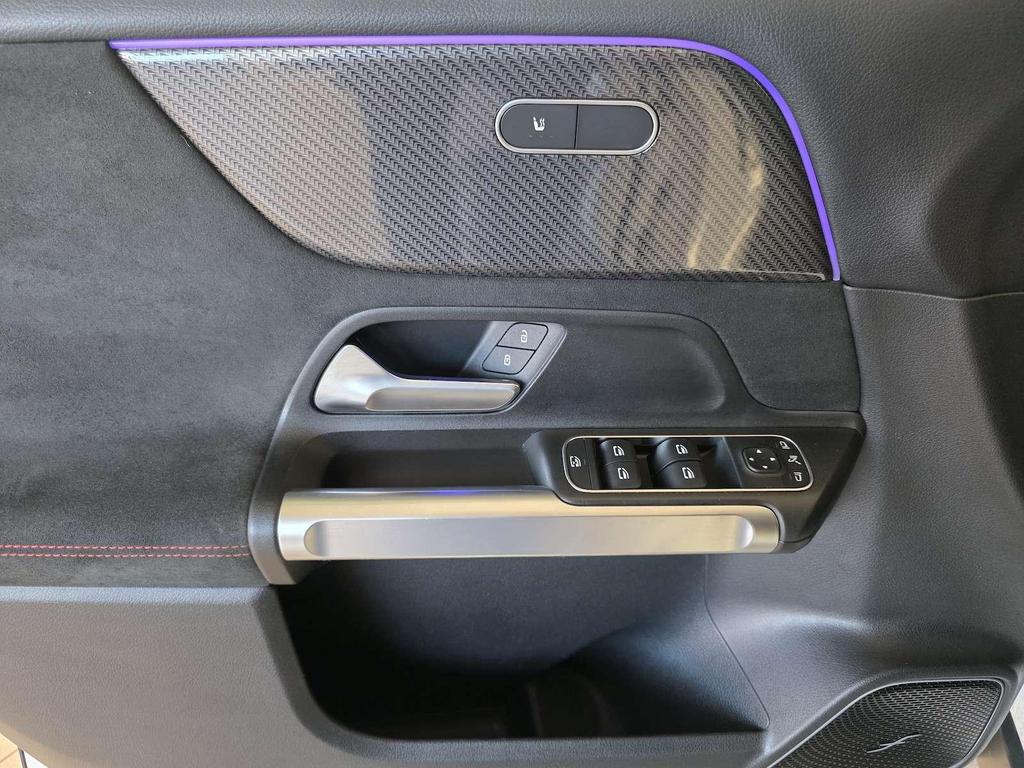 Mercedes-Benz GLB 250