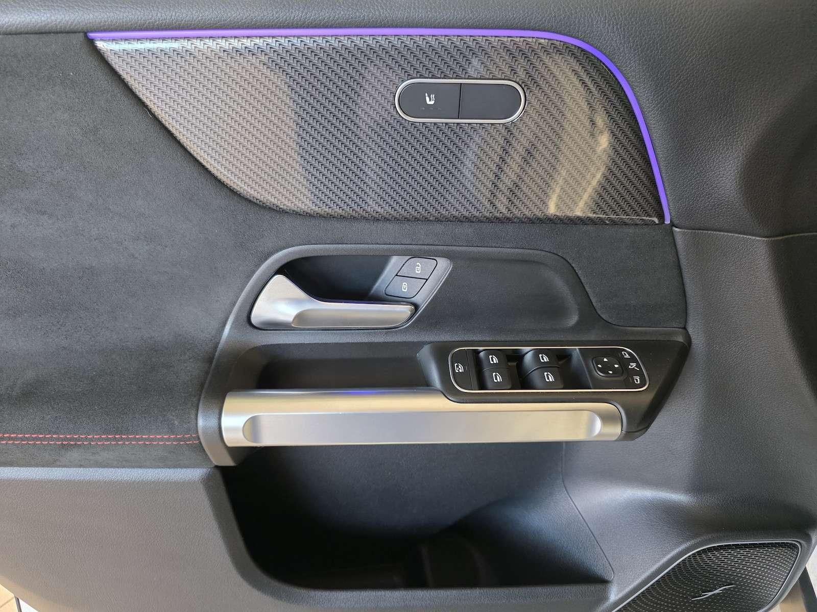 Fahrzeugabbildung Mercedes-Benz GLB 250 AMG Line 4Matic//Night/MBux/Sound/Ahk...