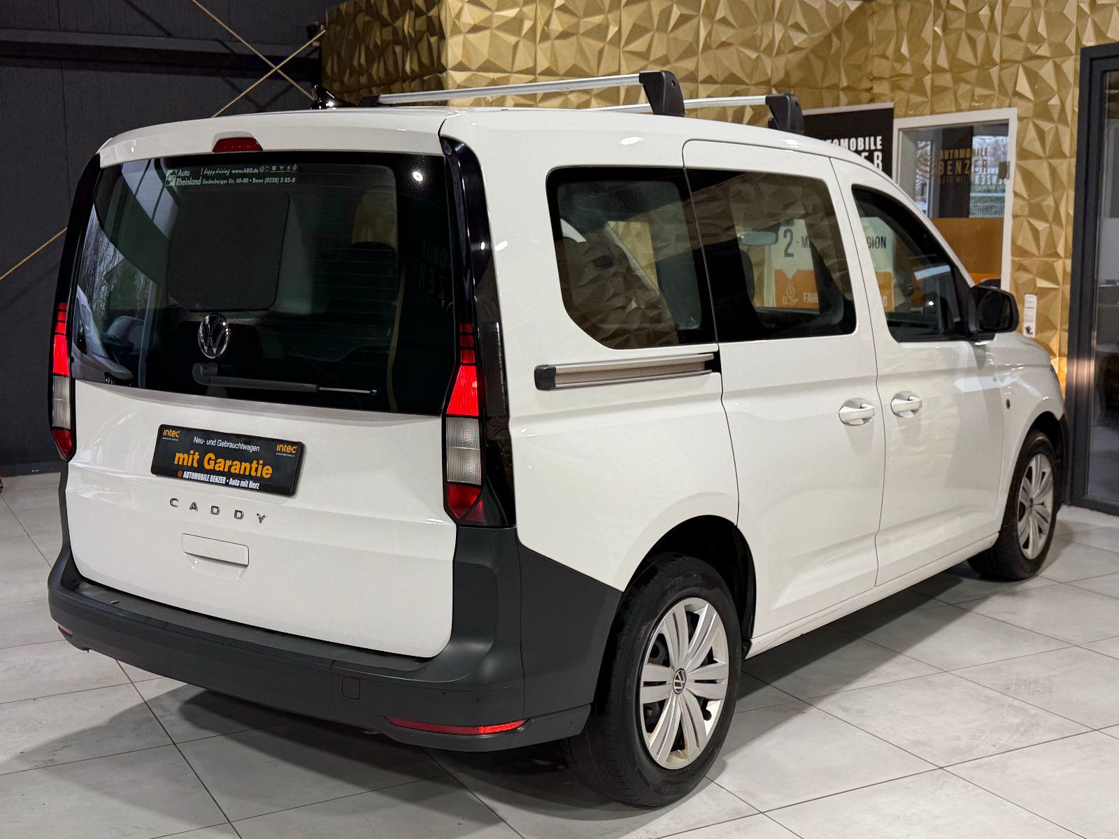 Fahrzeugabbildung Volkswagen Caddy /5-SITZER/BLUETOOTH/AUTO-HOLD/ACC