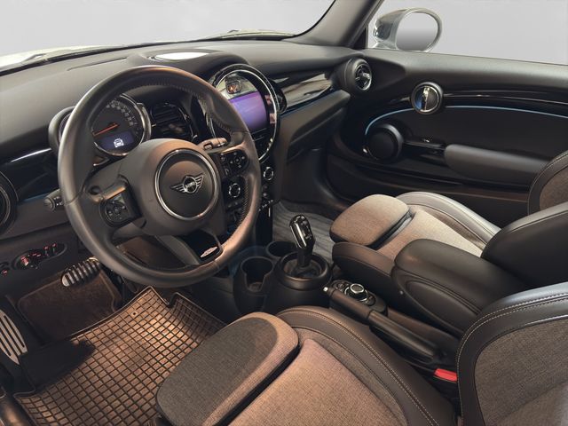 Fahrzeugabbildung MINI Cooper JCW Trim+Aerodynamik Kit+LED+CAM+CarPlay