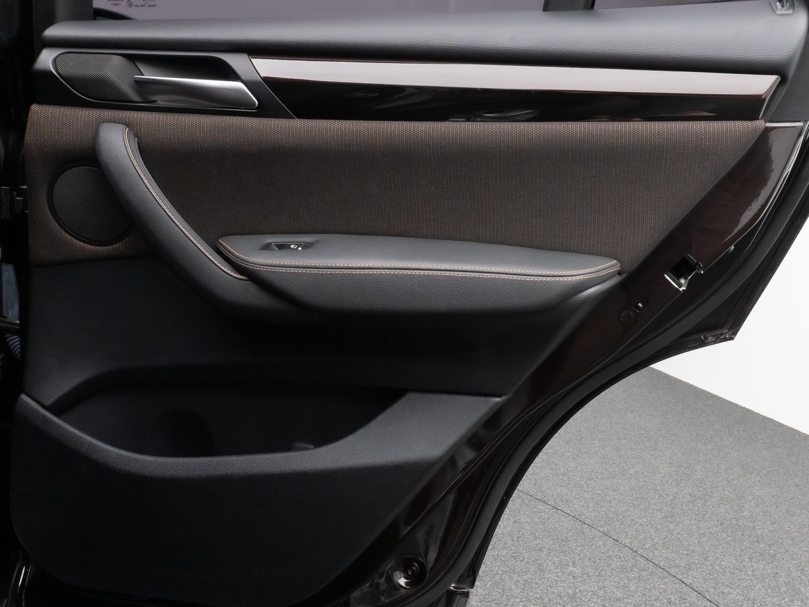 Fahrzeugabbildung BMW X3 xD20d xLine Kamera HUD HiFi Lenkrhz Stndhzg