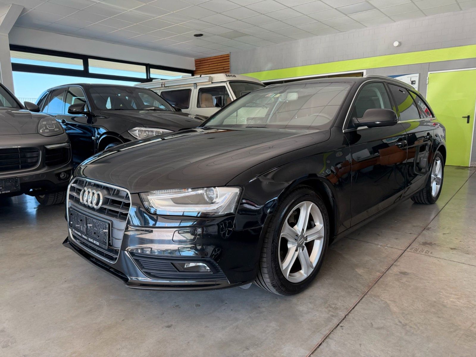 Audi A4 - 1