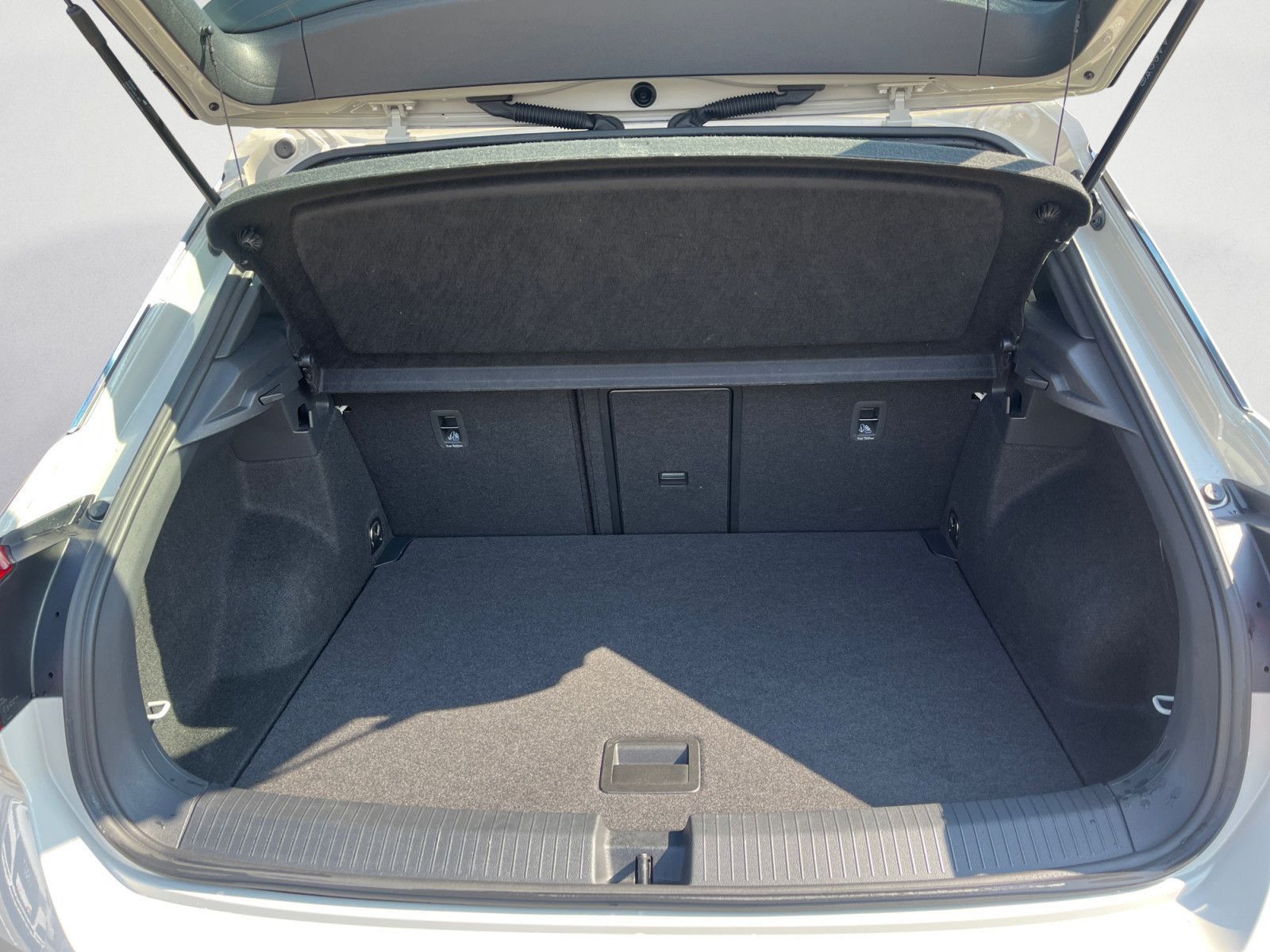 Volkswagen T-Roc - Bild 13