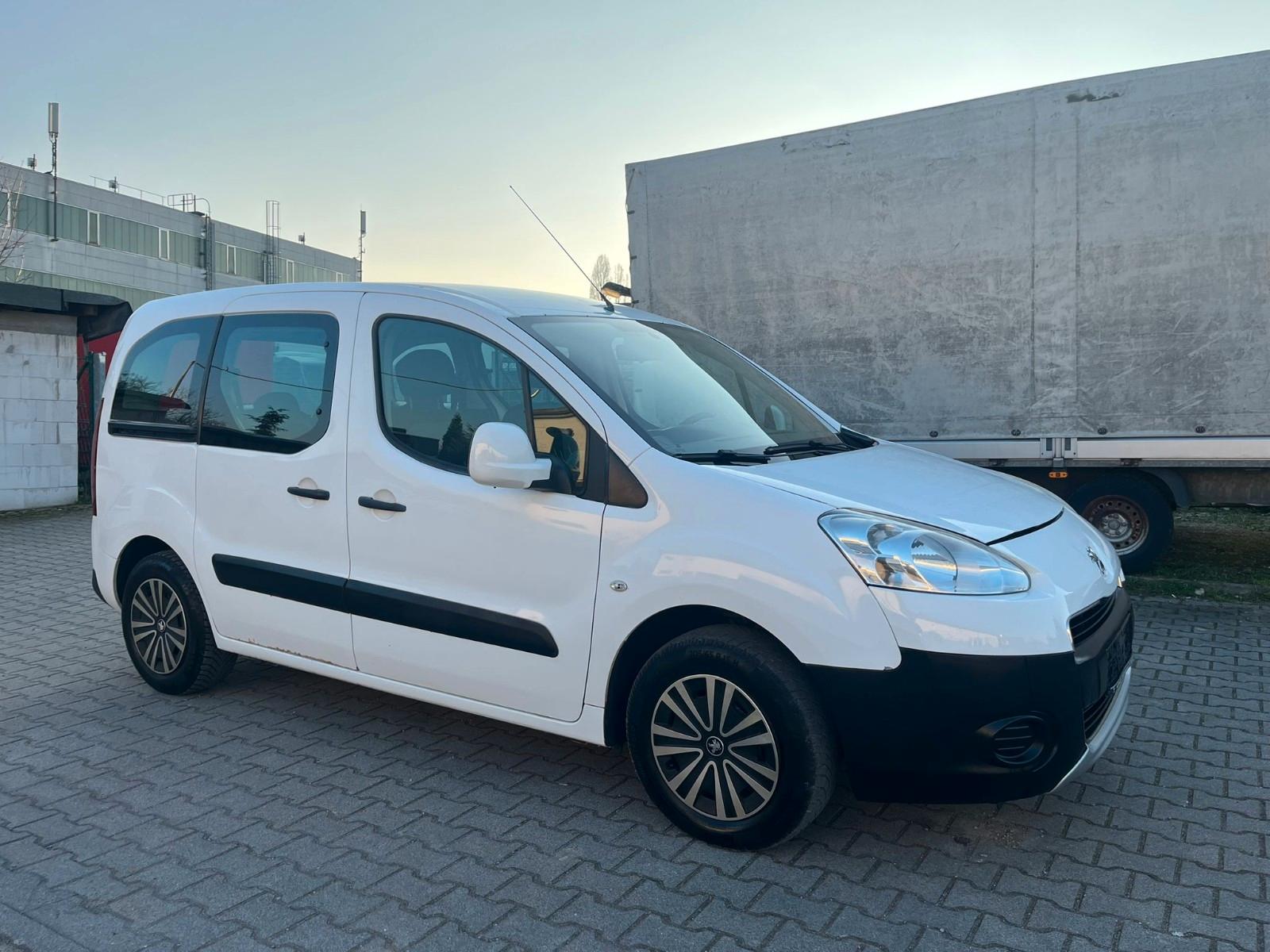 Peugeot Partner 1.Hand Klimaanlage 5 Sitzer AHK