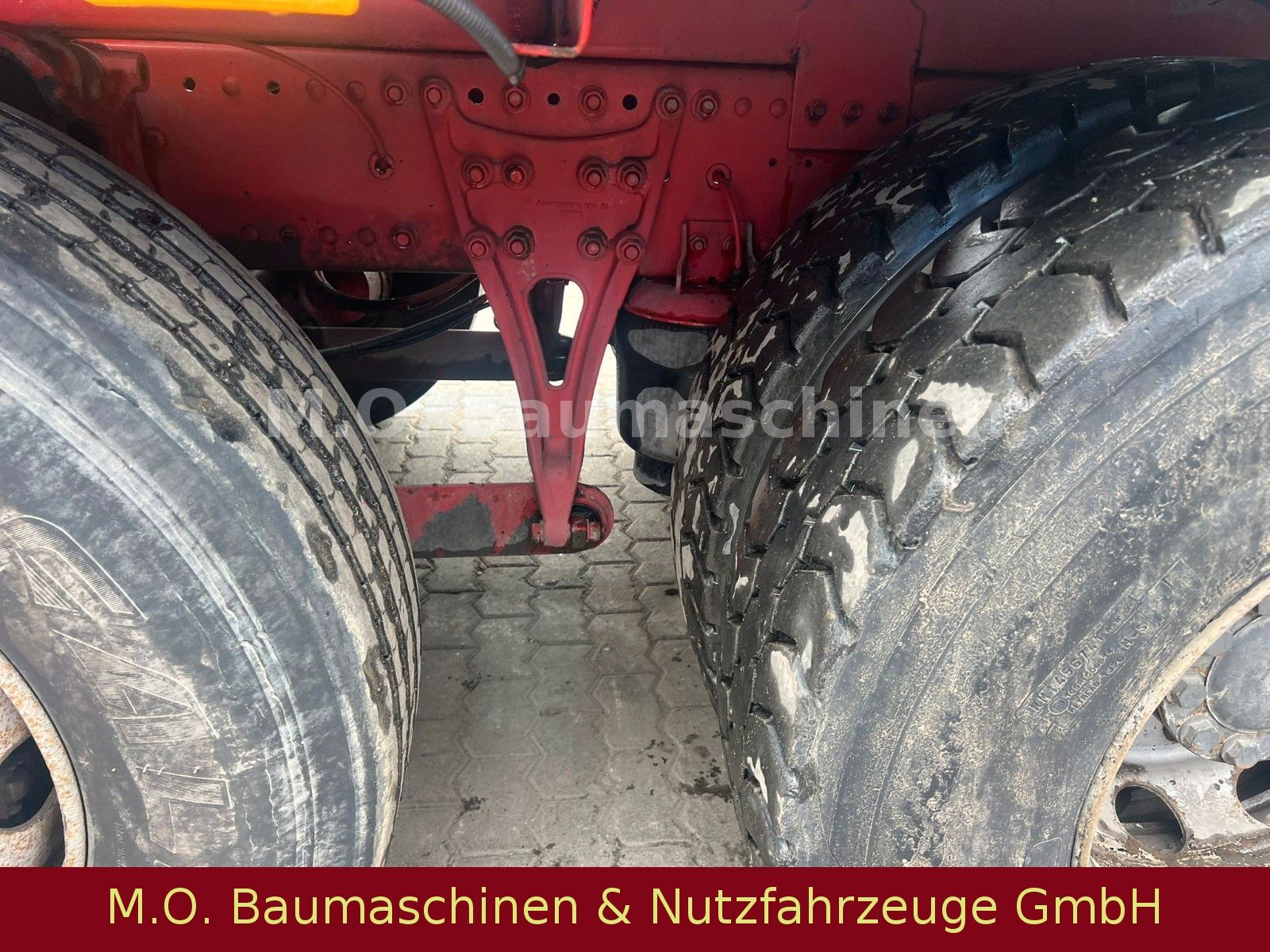 Fahrzeugabbildung Mercedes-Benz Actros 2541 / Saug & Spühlwagen Kroll /13.000L