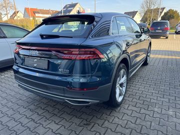 Audi Q8 - 6