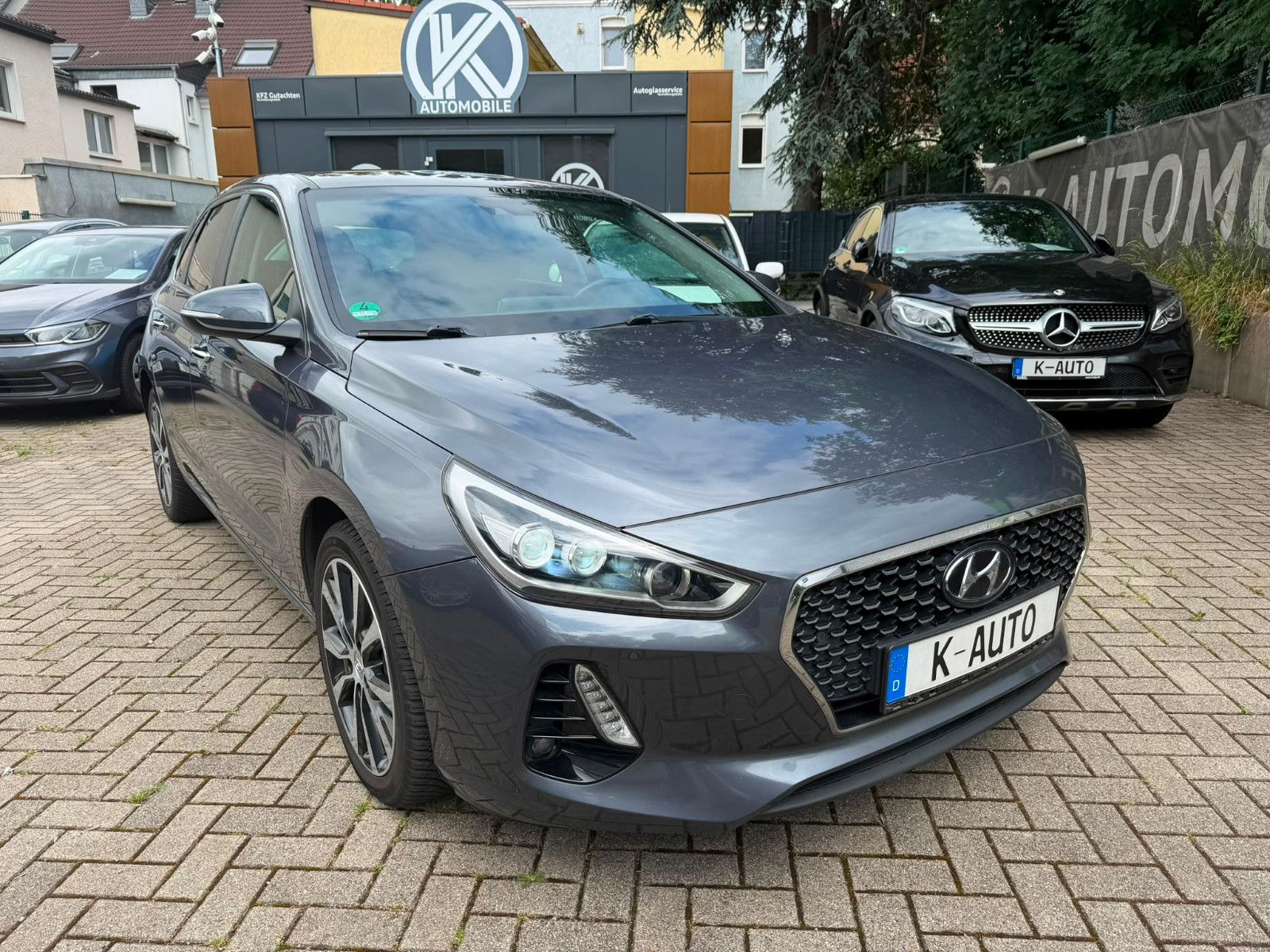HYUNDAI i30