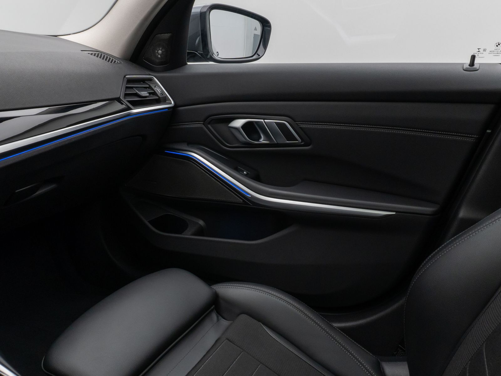 Fahrzeugabbildung BMW 320d xD  Sport Line Panorama DAB H/K Stop&Go AHK
