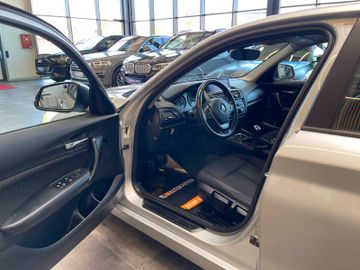 BMW 118  1 Lim. 5-trg. 118 i *NAVI*PDC*SZHZ*TEMPOMAT