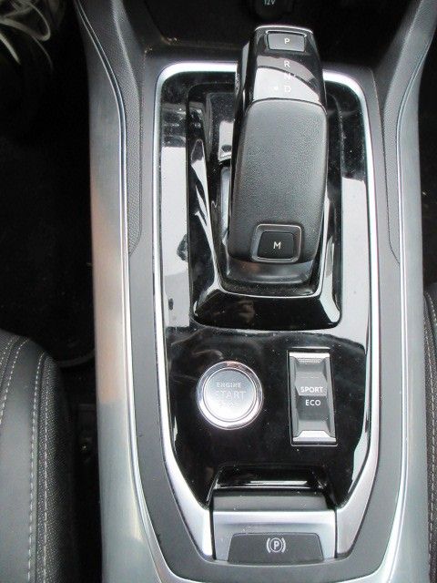 Fahrzeugabbildung Peugeot 308 SW Allure 1.2T NAVI/LED/PDC/R´CAM/BLIS