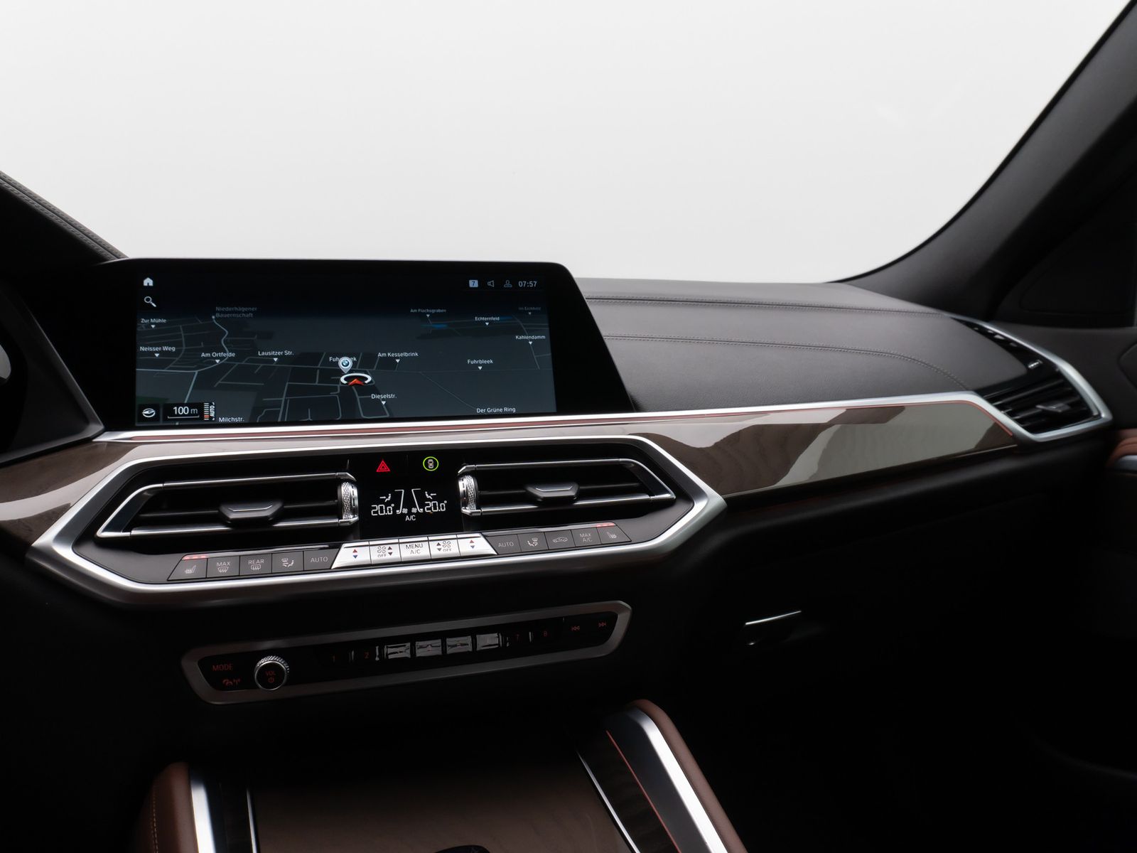 Fahrzeugabbildung BMW X6 xD30d MSport Kamera Laser HUD DAB HiFi 21Zoll