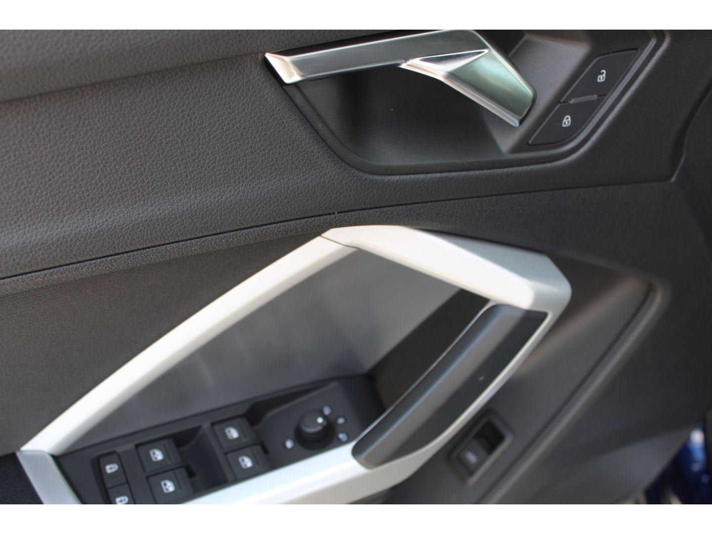 Q3 35 TFSI advanced - Navi*APP*AHK*Keyless*1.Hd!