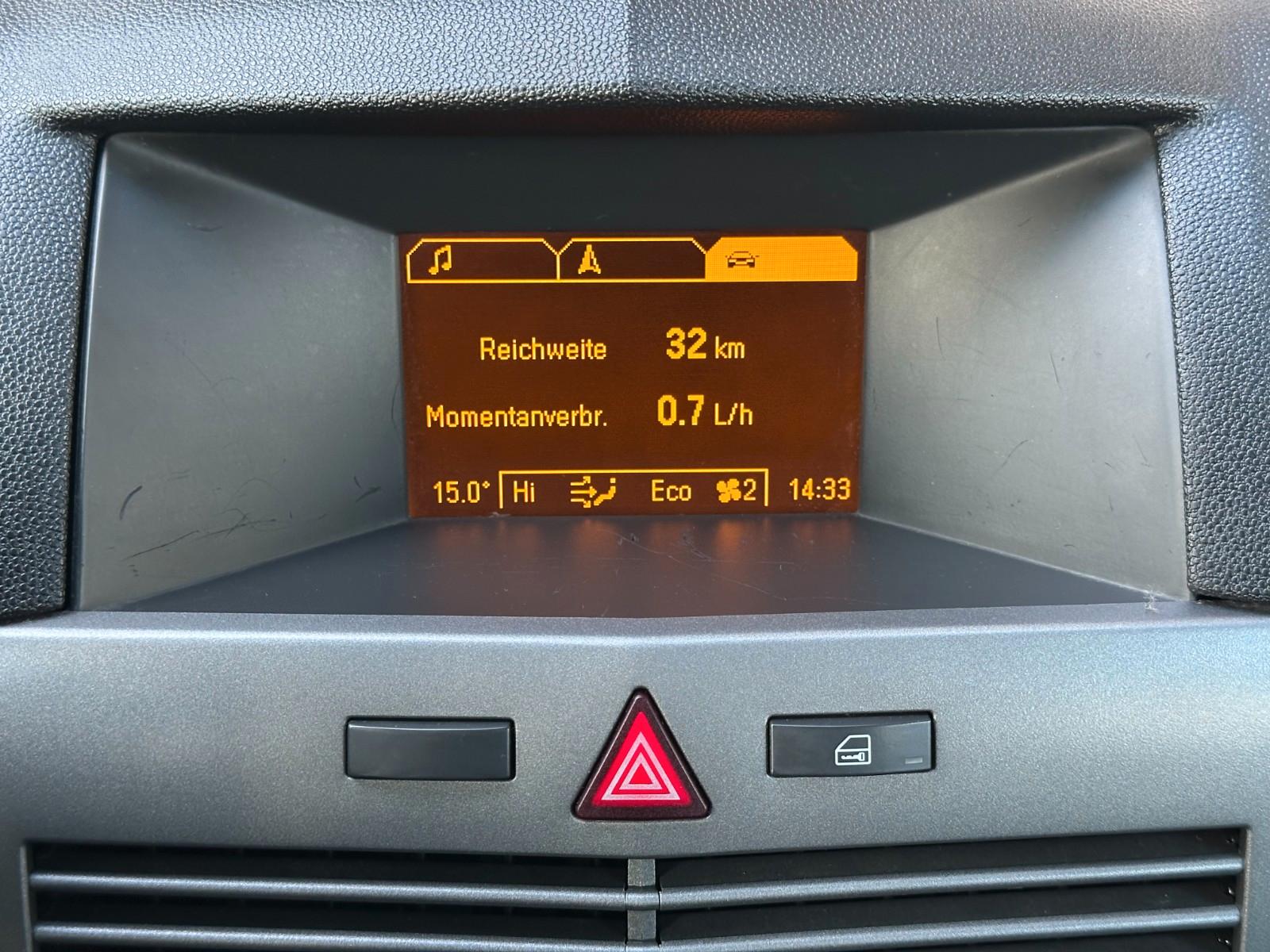 Opel Astra 2006 — photo 36