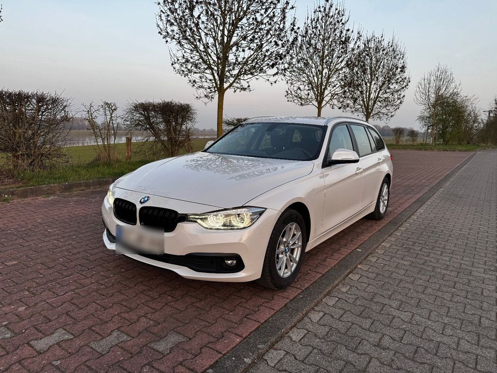 Image of BMW 320
