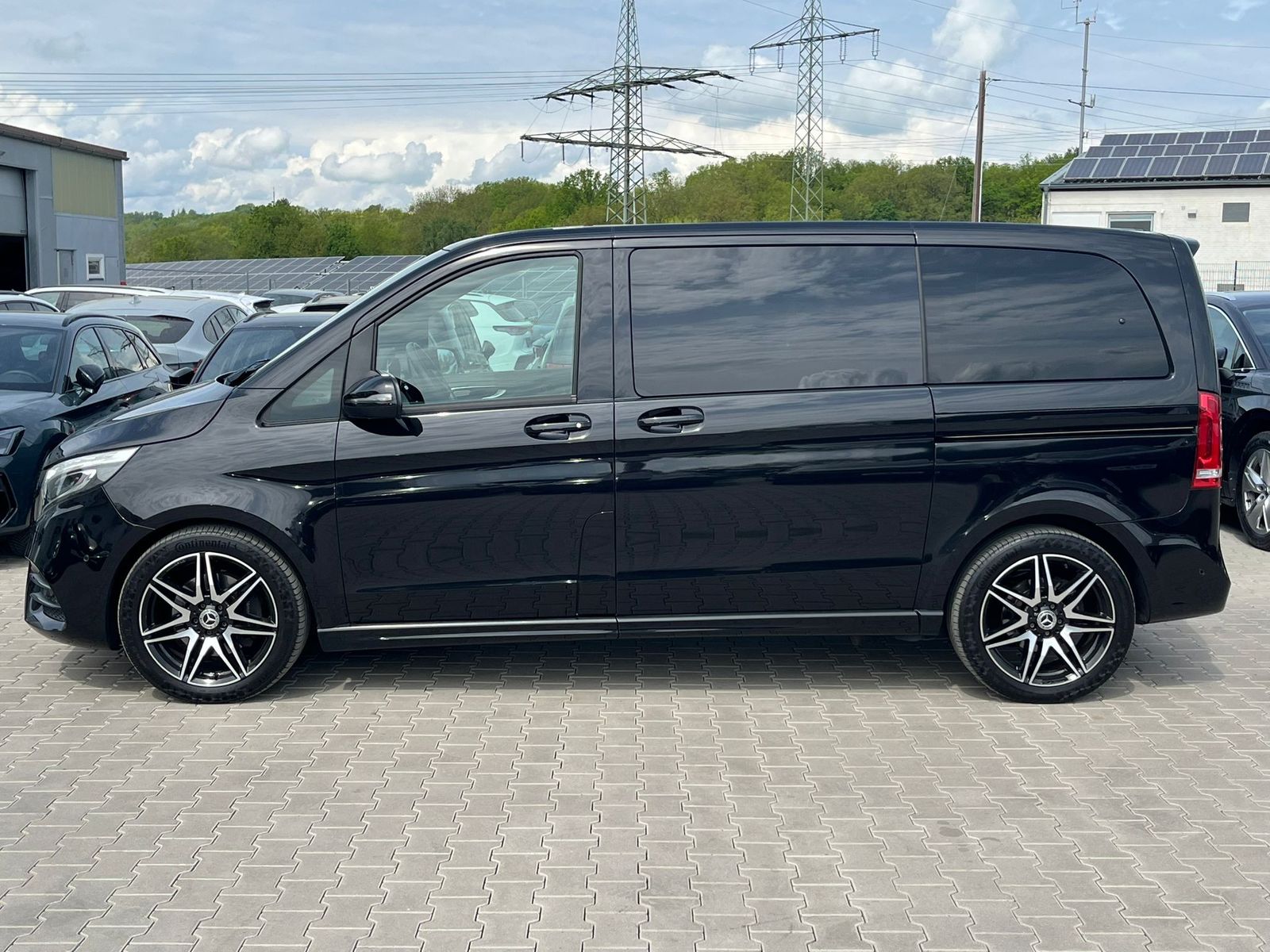 Fahrzeugabbildung Mercedes-Benz V 250 d EDITION 21 kompakt AMG NIGHT*LED*LEDER