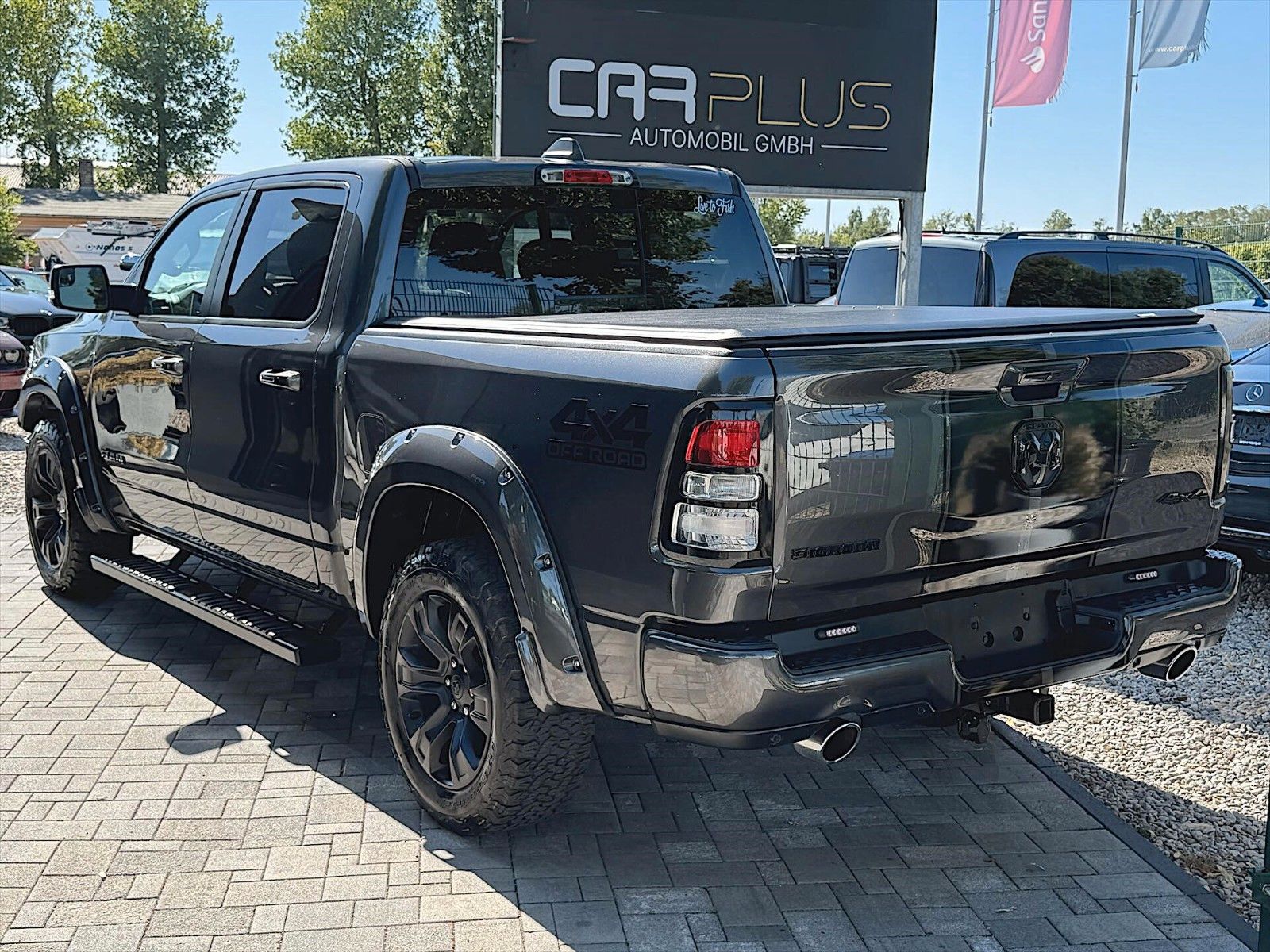 Fahrzeugabbildung Dodge RAM 5.7 V8 HEMI Night Edition OFFROAD 4x4 19%