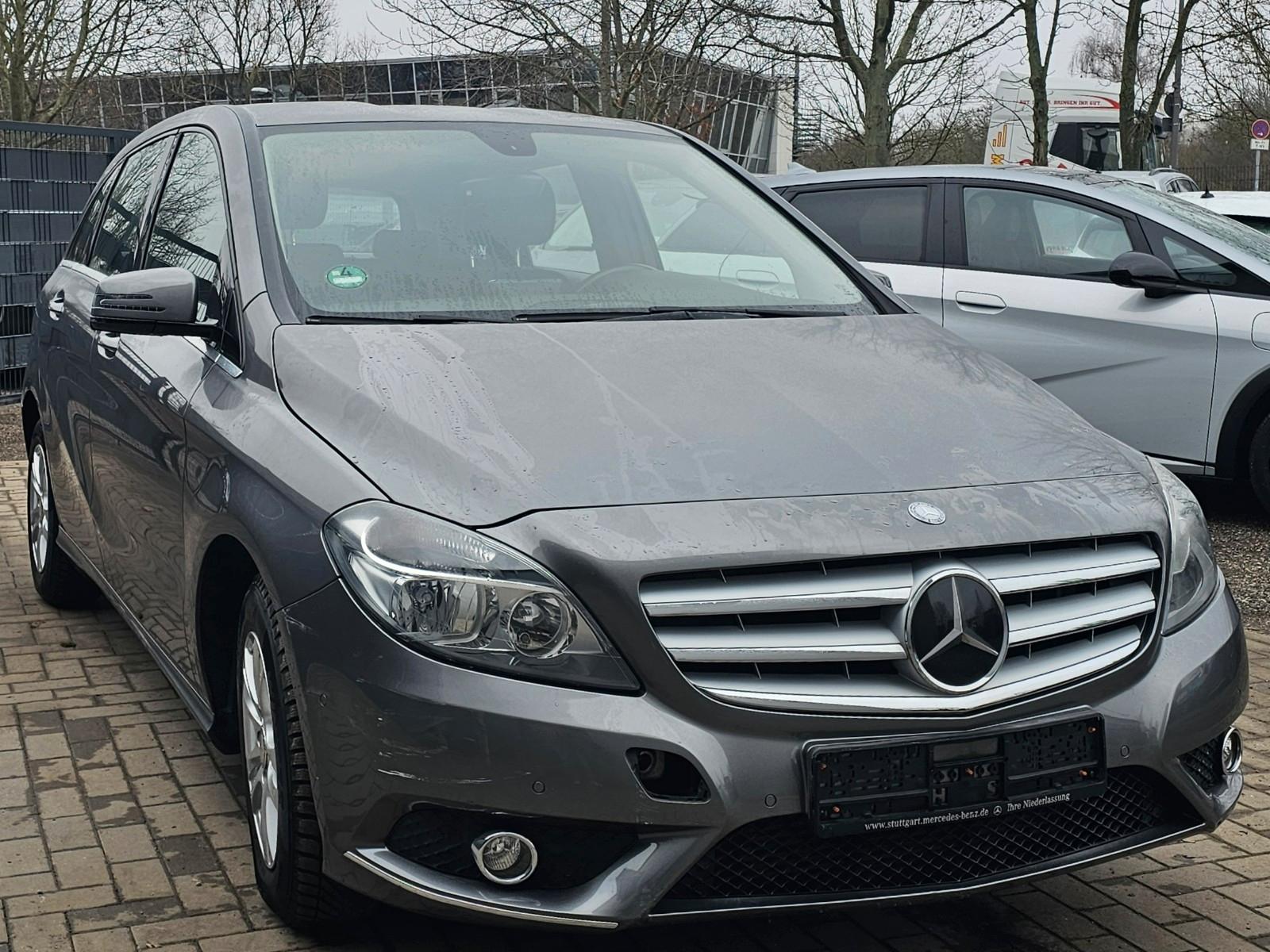 Mercedes-Benz B 180 *NAVI*AHK*PDC*KLIMA*LICHT+SICHT*